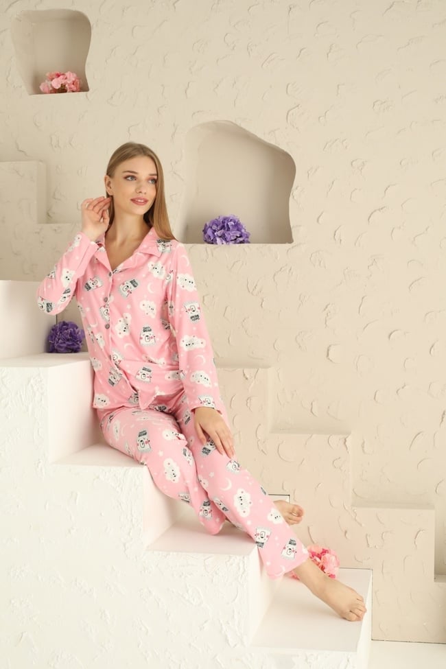 Kadın Pembe Sweat Dreams Yazı Baskılı Bebe Yaka Önü Düğmeli Pijama Takımı.