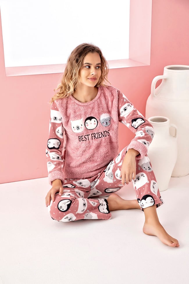 Kadın Pudra Ayıcık Arkadaşlar Nakışlı Polar Peluş Pijama Takımı.