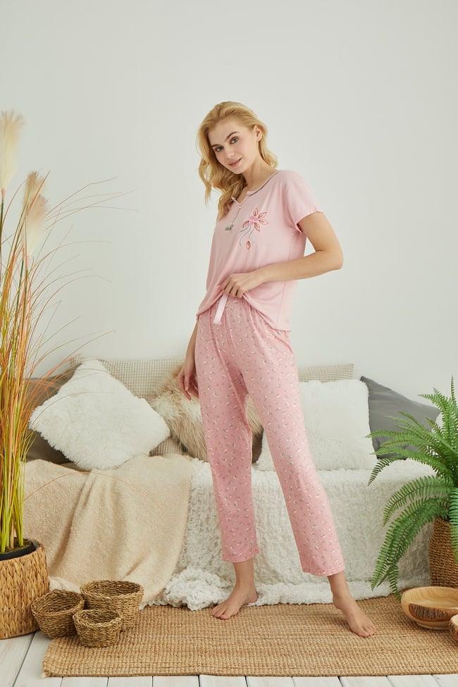 Kadın Pudra Çiçek Nakışlı Düğmeli Pijama Takımı