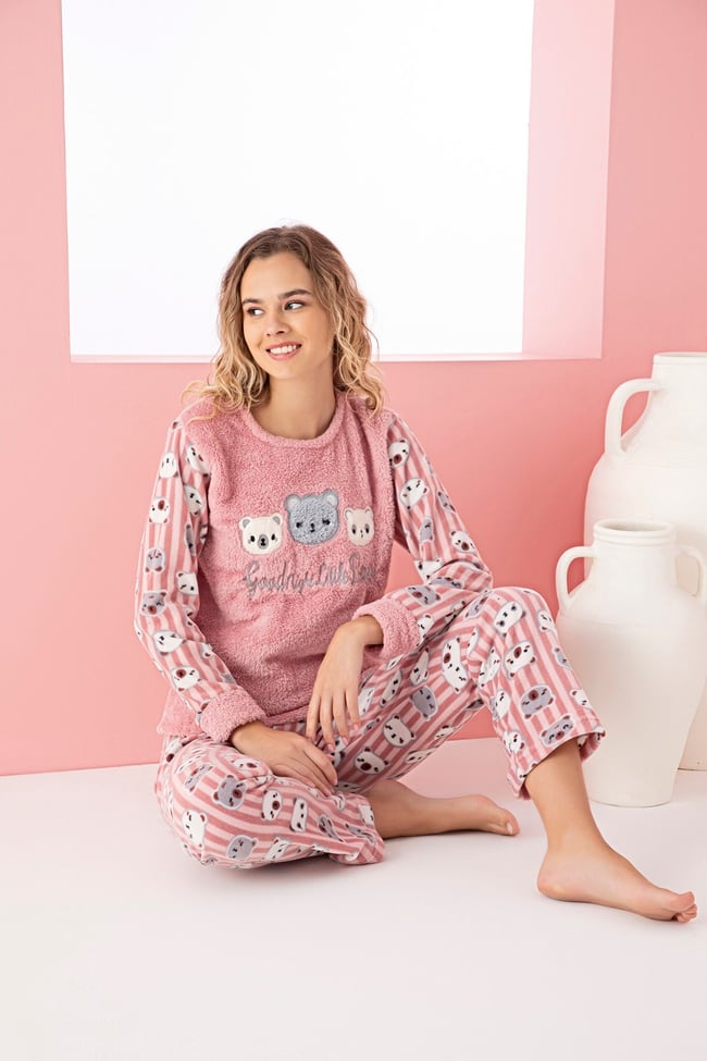 Kadın Pudra Çizgili Ayıcık Yazı Nakışlı Polar Peluş Pijama Takımı.
