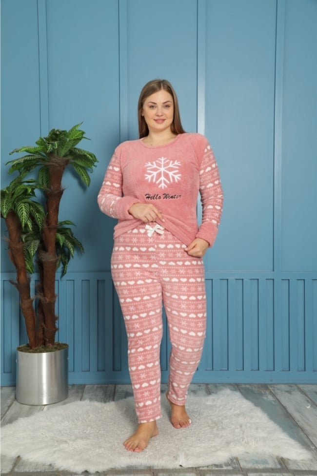 Kadın Pudra Hello Winter Yazılı Kalpli Kar Desenli Polar Peluş Pijama Takımı