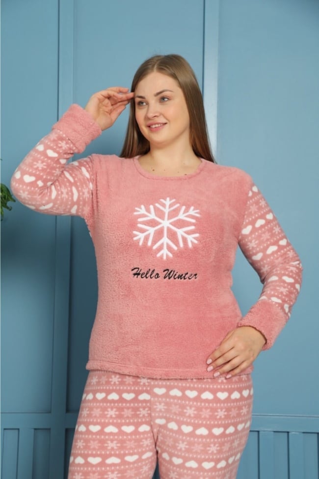 Kadın Pudra Hello Winter Yazılı Kalpli Kar Desenli Polar Peluş Pijama Takımı