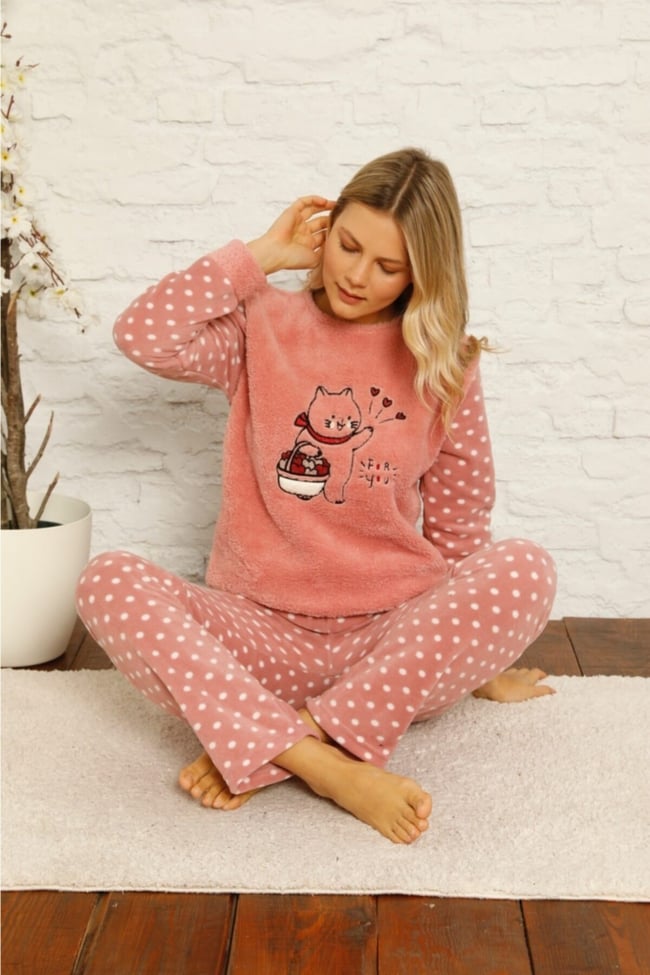 Kadın Pudra Kedicik Desenli Puanlı Polar Peluş Pijama Takımı