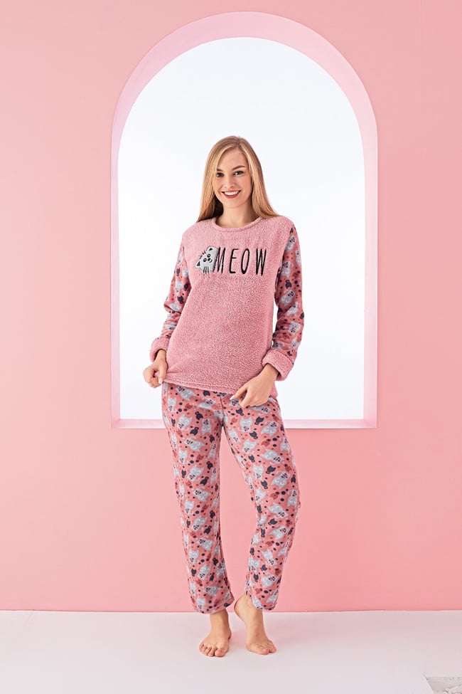 Kadın Pudra Meow Yazılı Kedicik Nakışlı Polar Peluş Pijama Takımı.