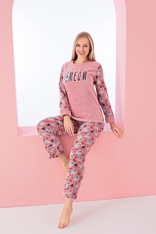 Kadın Pudra Meow Yazılı Kedicik Nakışlı Polar Peluş Pijama Takımı.