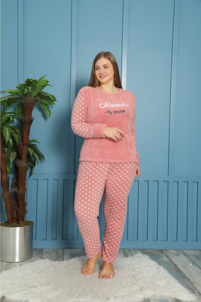 Kadın Pudra Minimalist Yazılı Puanlı Polar Peluş Pijama Takımı