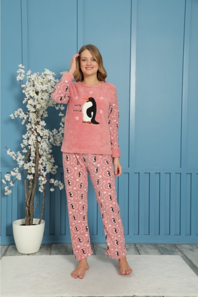 Kadın Pudra Penguen Snow World Yazılı Polar Peluş Pijama Takımı