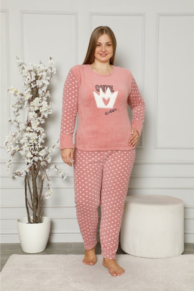 Kadın Pudra Queen Yazılı Puanlı Polar Peluş Pijama Takımı