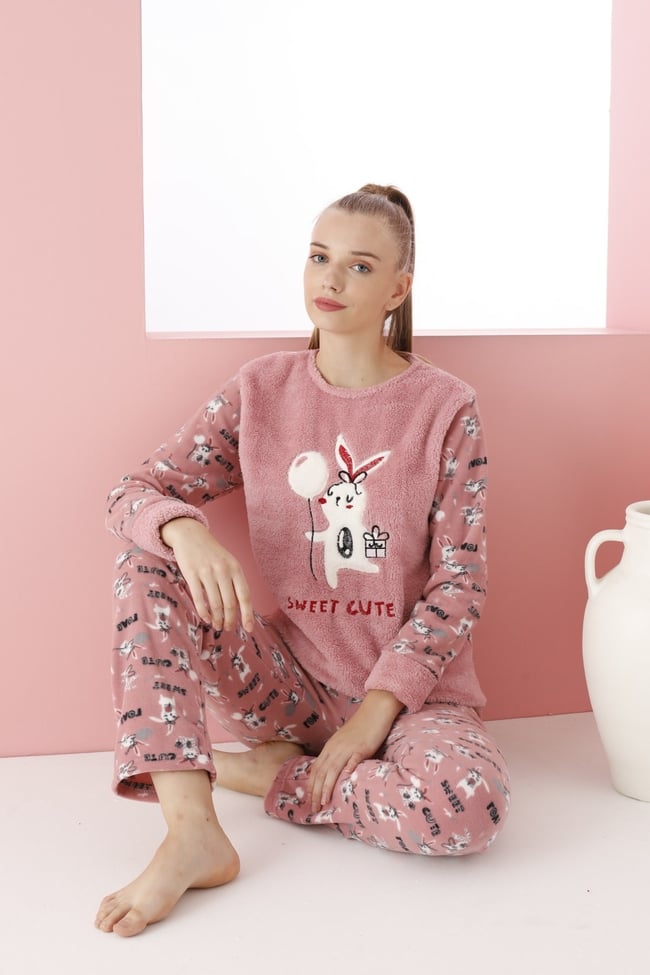 Kadın Pudra Sevimli Tavşancık Nakışlı Polar Peluş Pijama Takımı.