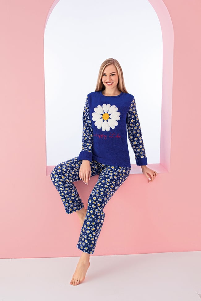 Kadın Saks Mavisi Papatya Nakışlı Polar Peluş Pijama Takımı.
