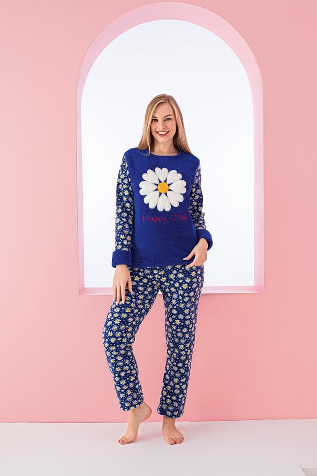 Kadın Saks Mavisi Papatya Nakışlı Polar Peluş Pijama Takımı.