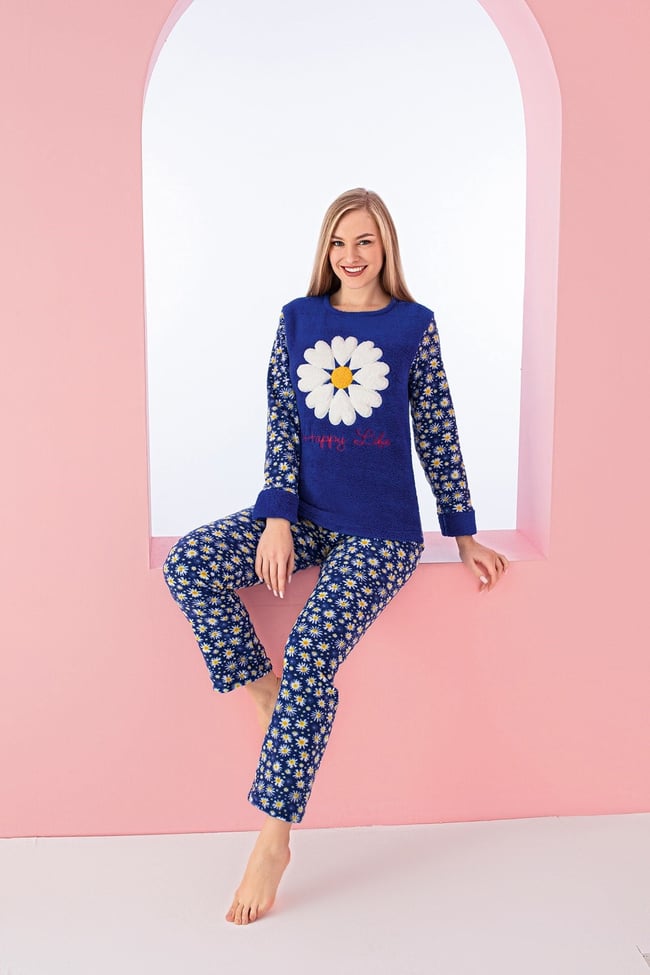 Kadın Saks Mavisi Papatya Nakışlı Polar Peluş Pijama Takımı.