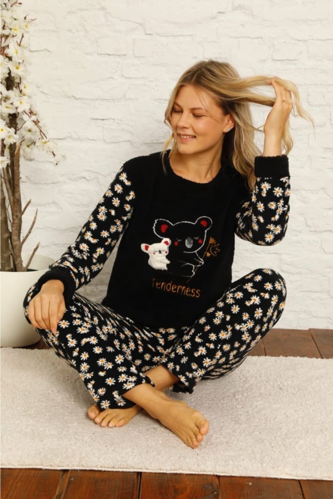 Kadın Siyah Ayıcık Desenli Papatya Polar Peluş Pijama Takımı