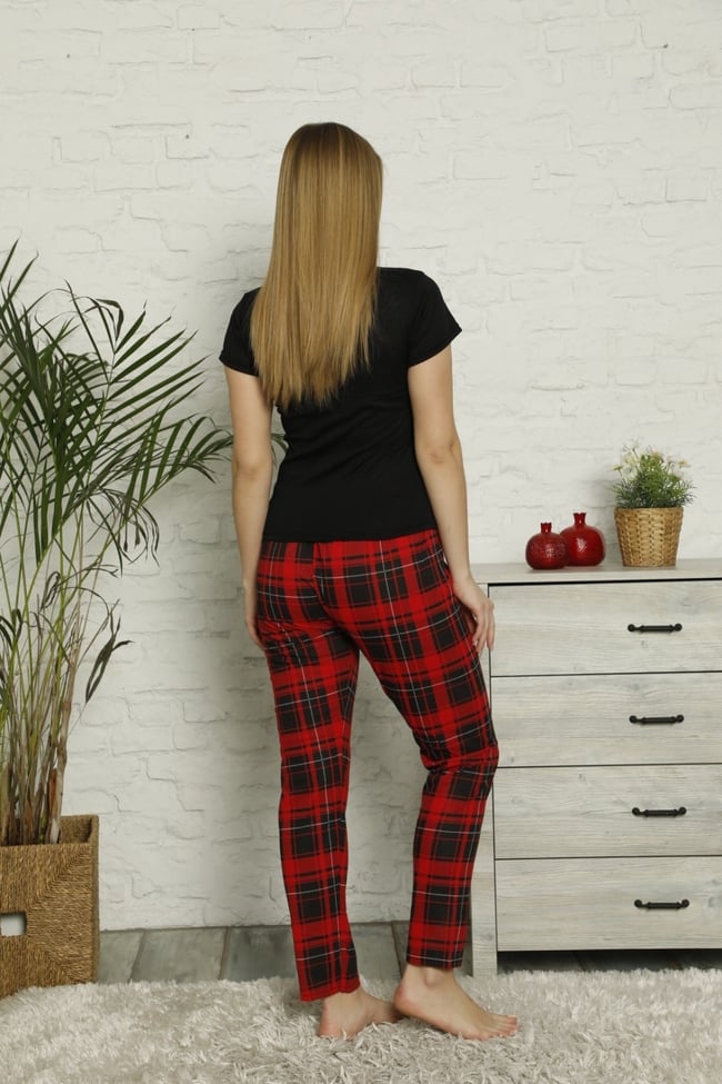 Kadın Siyah Çiçek Desenli Ekoseli Pijama Takımı