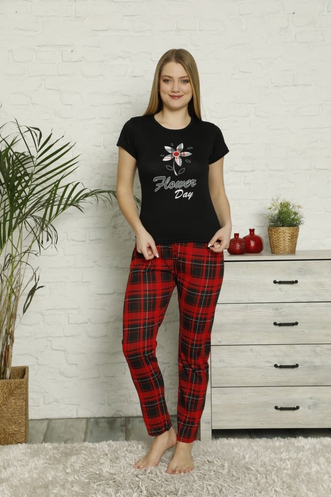 Kadın Siyah Çiçek Desenli Ekoseli Pijama Takımı