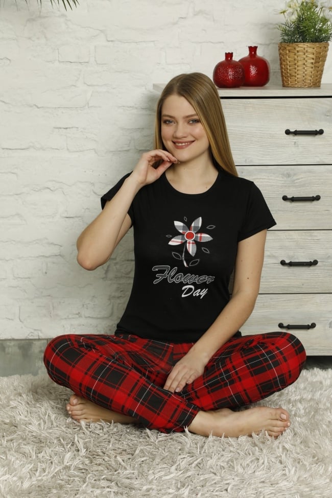 Kadın Siyah Çiçek Desenli Ekoseli Pijama Takımı