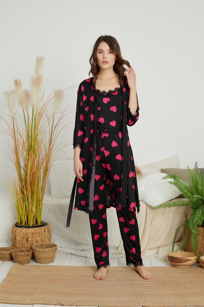 Kadın Siyah Fuşya Kalp Baskılı Sabahlıklı 3'lü Set Pegasus Pijama Takımı .