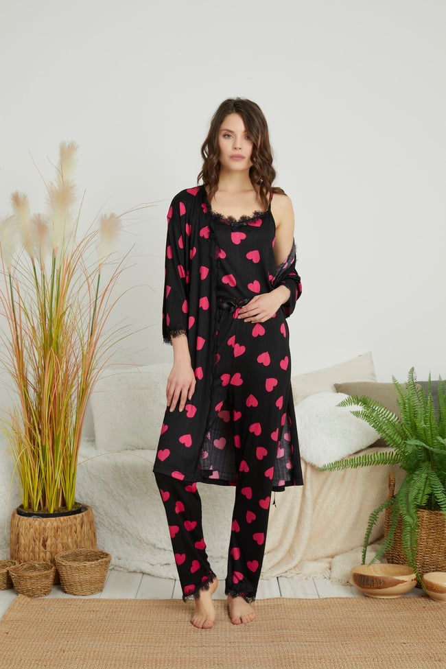 Kadın Siyah Fuşya Kalp Baskılı Sabahlıklı 3'lü Set Pegasus Pijama Takımı .