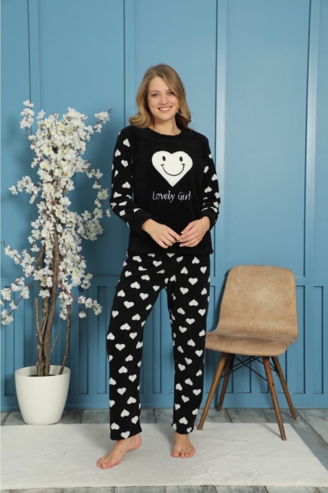 Kadın Siyah Kalpli Smile Lovely Girl Yazılı Polar Peluş Pijama Takımı