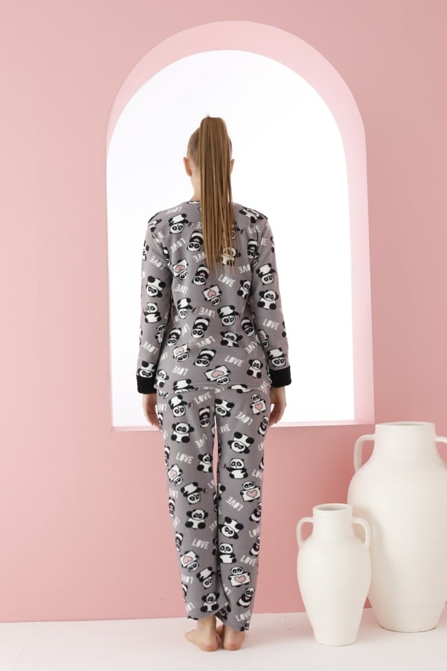 Kadın Siyah Love Yazılı Panda Nakışlı Polar Peluş Pijama Takımı.