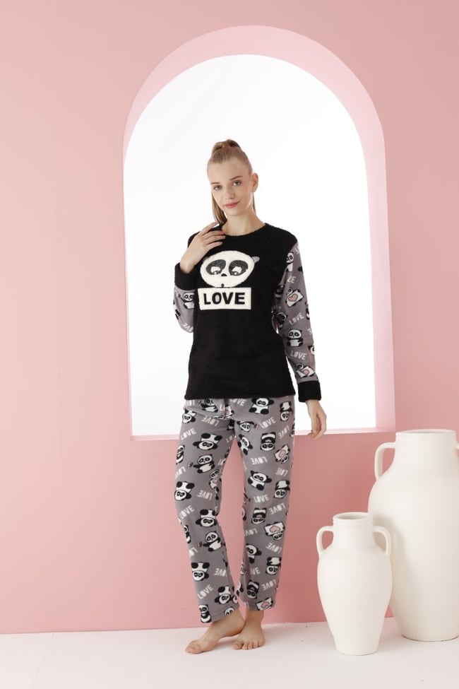 Kadın Siyah Love Yazılı Panda Nakışlı Polar Peluş Pijama Takımı.