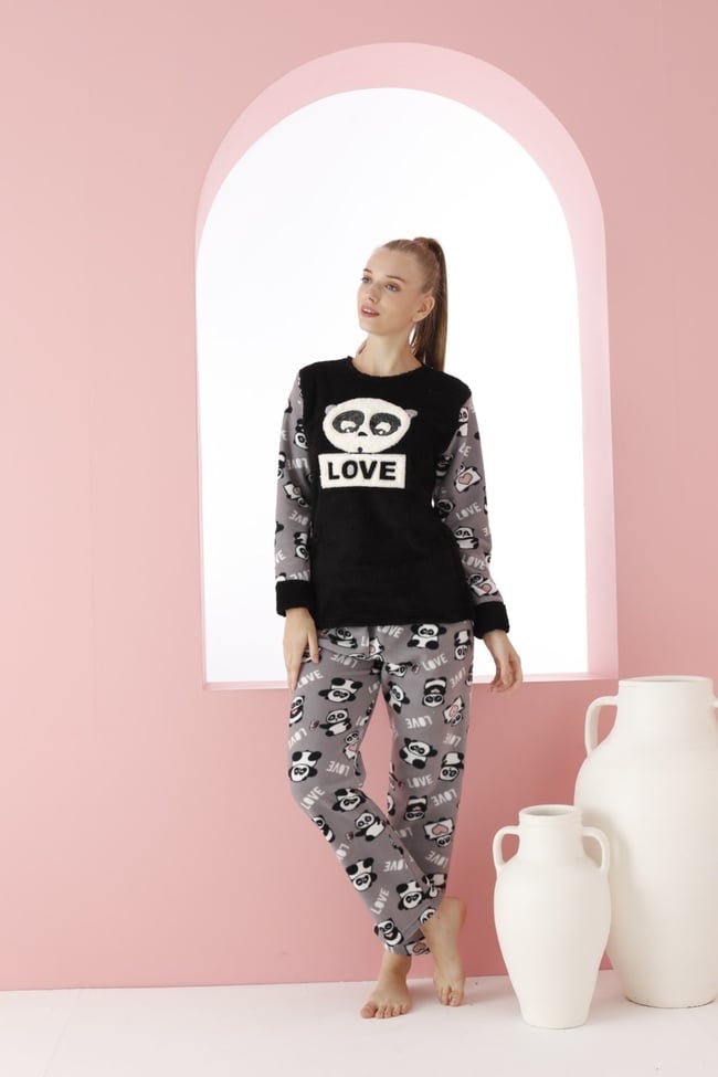 Kadın Siyah Love Yazılı Panda Nakışlı Polar Peluş Pijama Takımı.