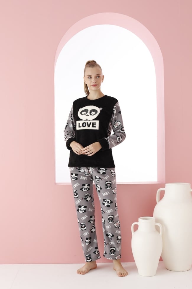 Kadın Siyah Love Yazılı Panda Nakışlı Polar Peluş Pijama Takımı.
