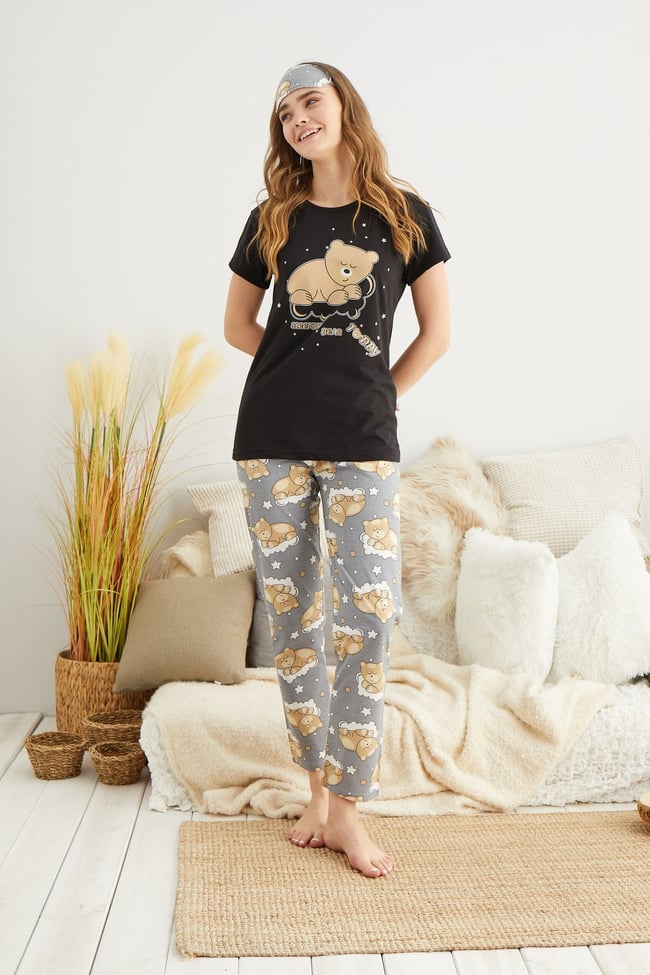 Kadın Siyah Sevimli Uyuyan Ayıcık Baskılı Pijama Takımı