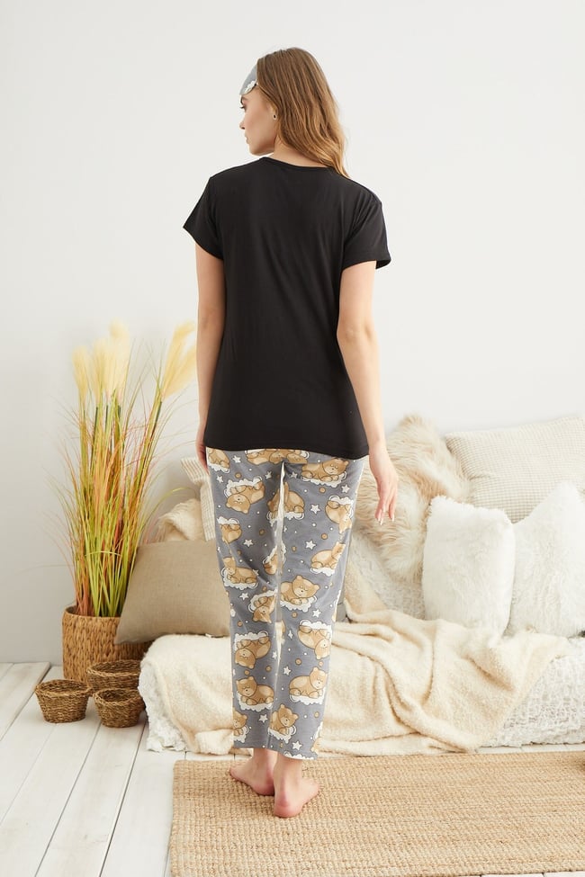 Kadın Siyah Sevimli Uyuyan Ayıcık Baskılı Pijama Takımı