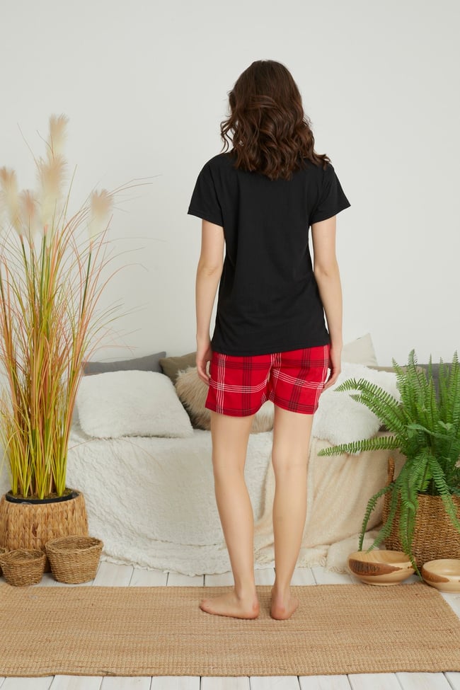 Kadın Siyah Yazı Baskılı Ekoseli Kısa Kollu Şortlu Pijama Takımı.