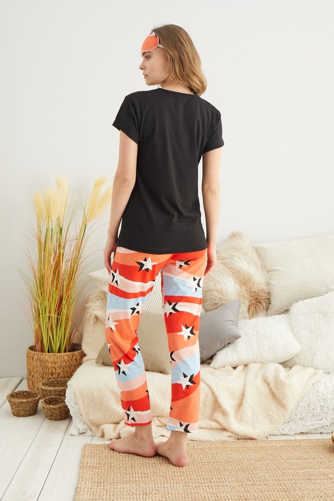 Kadın Siyah Yıldız Baskılı Pijama Takımı