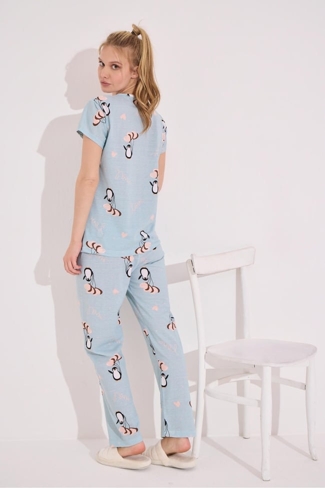 Kadın Su Mavisi Penguen Baskılı Kısa Kollu Altı Uzun Pijama Takımı.