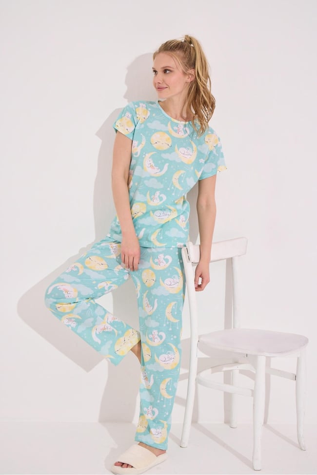 Kadın Su Yeşili Ay Yıldız Baskılı Kısa Kollu Altı Uzun Pijama Takımı.