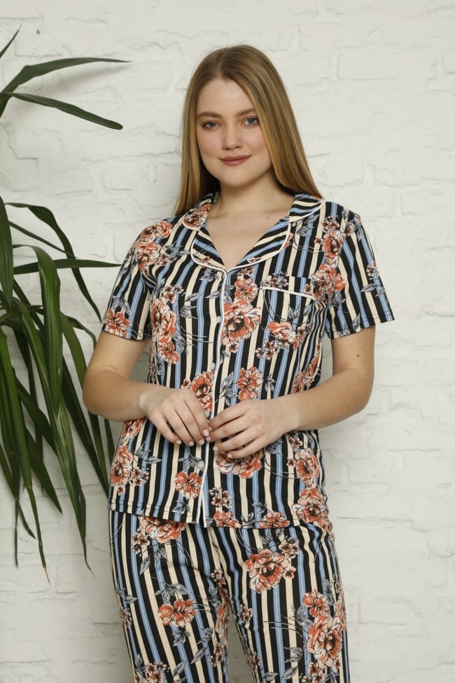 Kadın Turuncu Çiçek Desenli Çizgili Düğmeli Pijama Takım