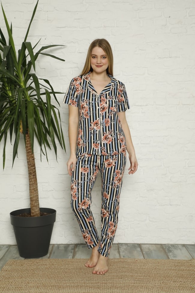 Kadın Turuncu Çiçek Desenli Çizgili Düğmeli Pijama Takım