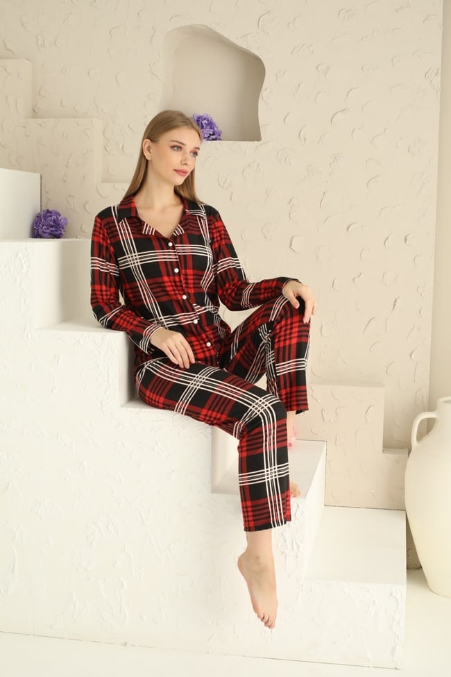 Kadın Vişne Çürüğü Ekose Baskılı Bebe Yaka Önü Düğmeli Pijama Takımı.