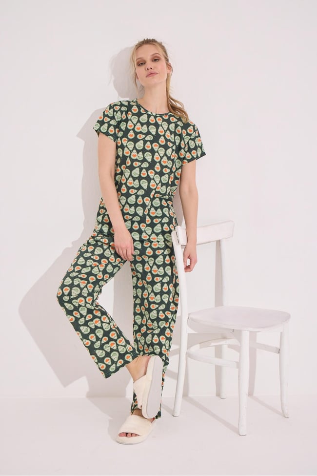 Kadın Yeşil Avokado Baskılı Kısa Kollu Altı Uzun Pijama Takımı.