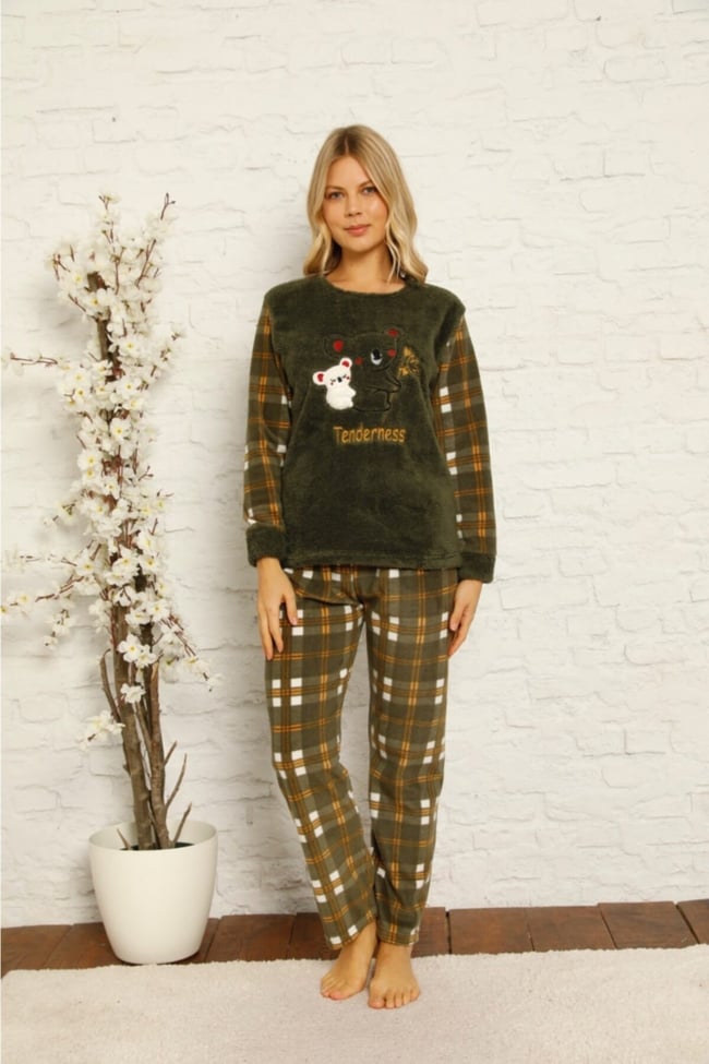 Kadın Yeşil Ayıcık Desenli Ekose Polar Peluş Pijama Takımı