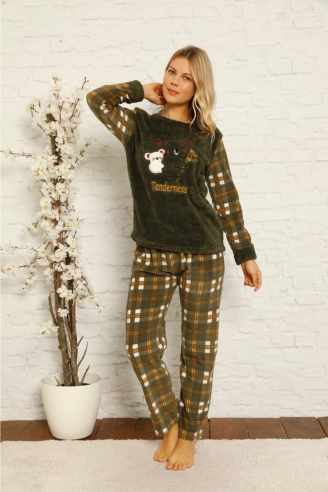 Kadın Yeşil Ayıcık Desenli Ekose Polar Peluş Pijama Takımı