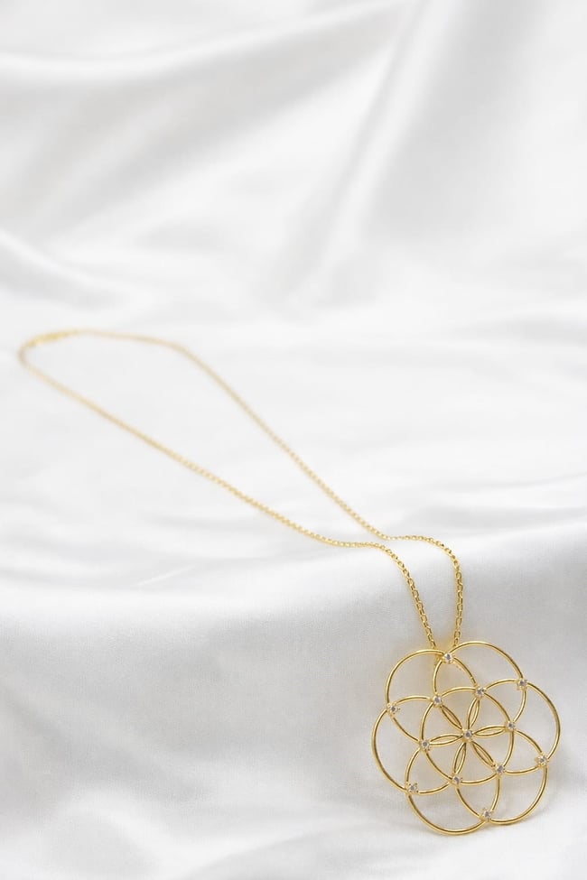 Lotus Beyaz Taşlı Kolye