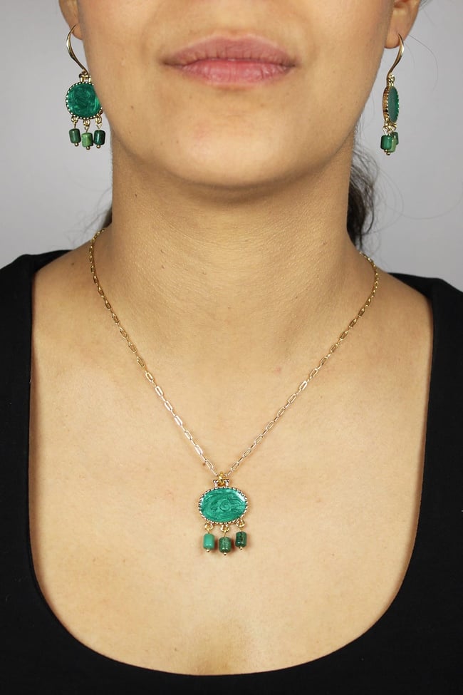 Mine Detaylı Yeşil Firuze Taşlı Püsküllü Küpe ve Kolye Set