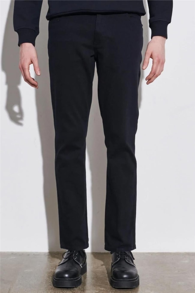 Wrangler W12S Siyah 001 Erkek Slim Normal Bel Dar Texas Slim Jean Pantolon