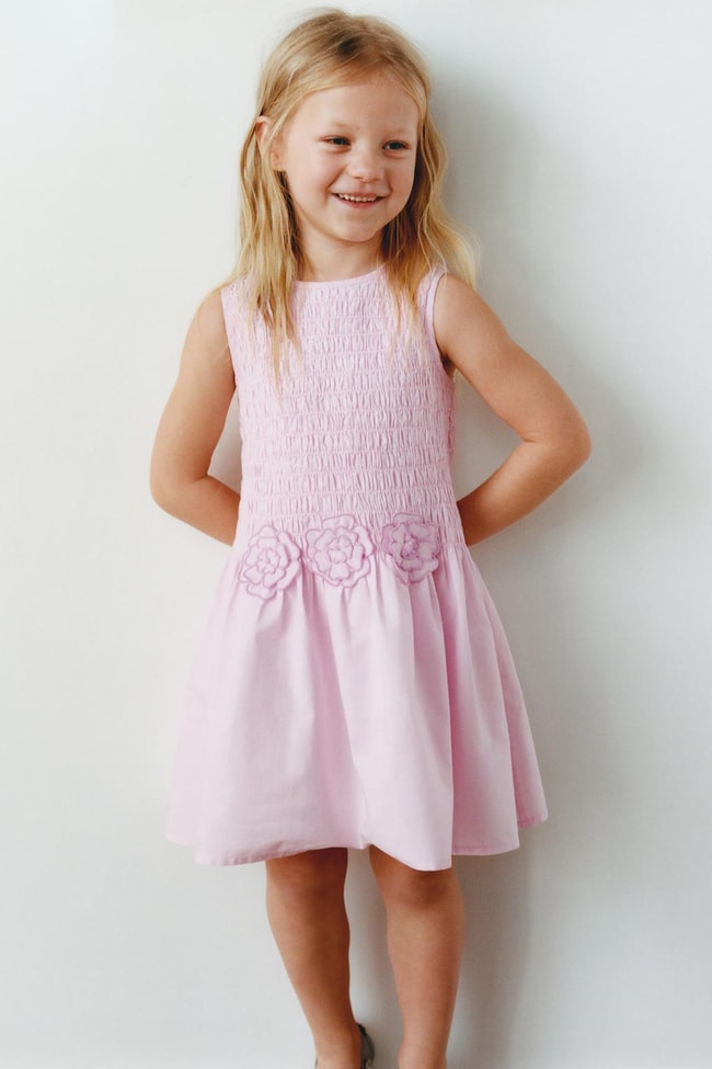 Kız Çocuk Pamuklu Pembe Çiçek Aplikeli Kat Etekli Elbise - Yazlık Kolsuz Model