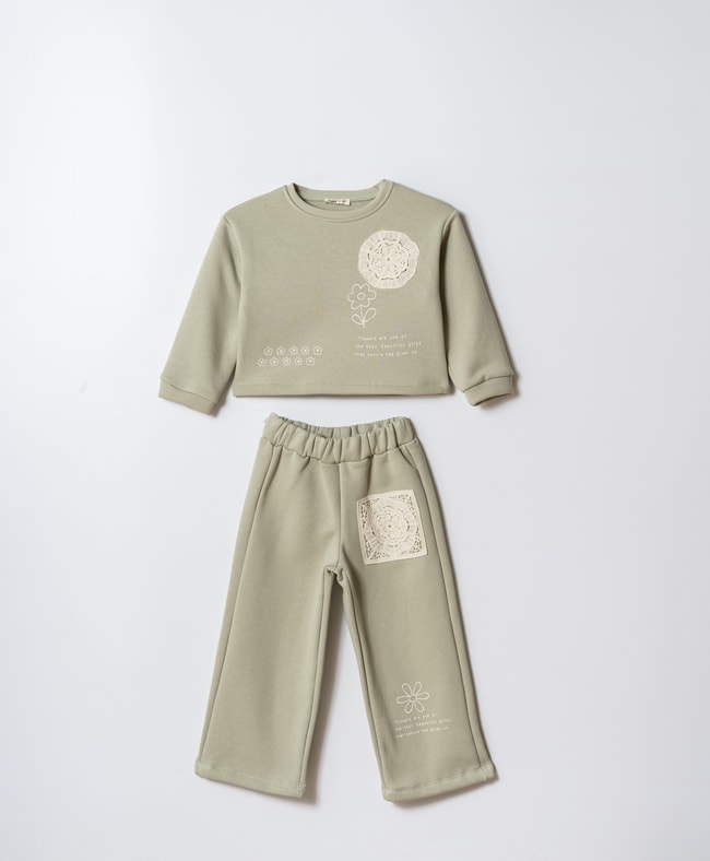 Kız Çocuk Pamuklu Yeşil Dantel Aplikeli Yazı Baskılı Eşofman Takımı - Geniş Paça İki Parça Set