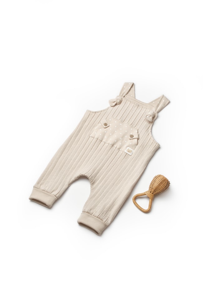  Pamuklu Unisex Bebek Bej Salopet - Nervürlü Kumaş ve Puantiyeli Cep Detaylı