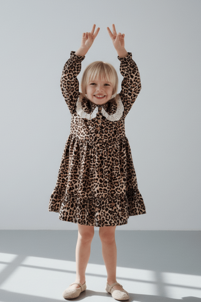 Kız Çocuk Pamuklu Leopar Desenli Dantel Yaka Uzun Kollu Elbise - Fırfır Detaylı Şık Model