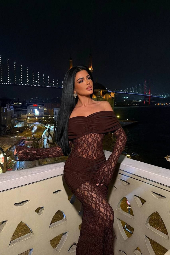 Kadın Dantelli Ve Drapeli Düşük Omuz Abiye Elbise
