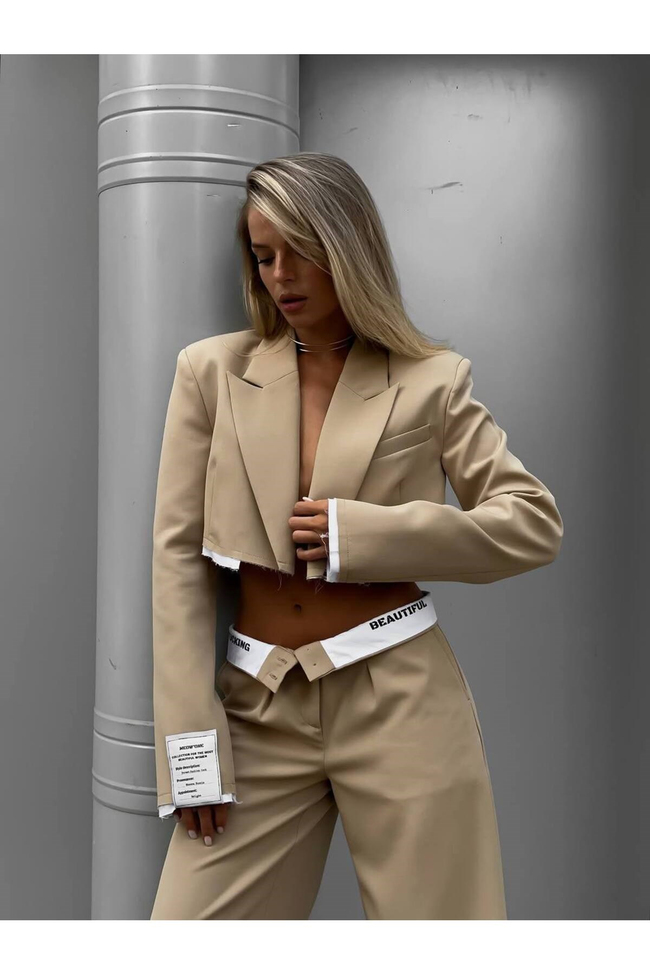 Kadın Detaylı Crop Blazer Ceket ve Geniş Paça Pantolon Takımı