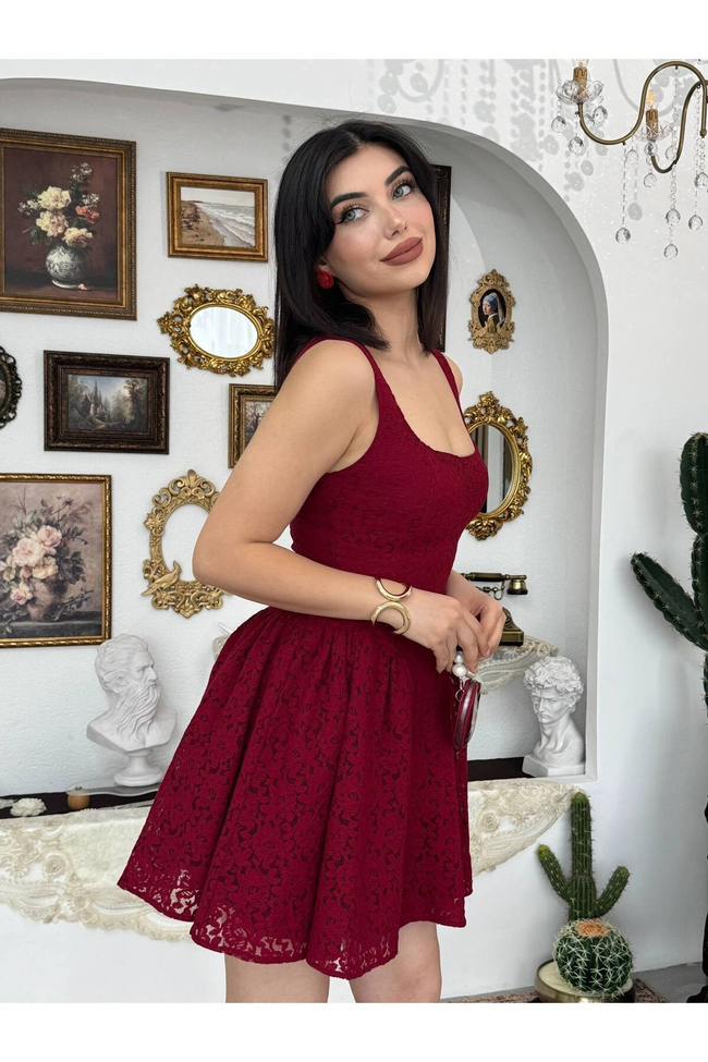 Kadın Zarif Kare Yaka Beyaz Dantel Mini Elbise