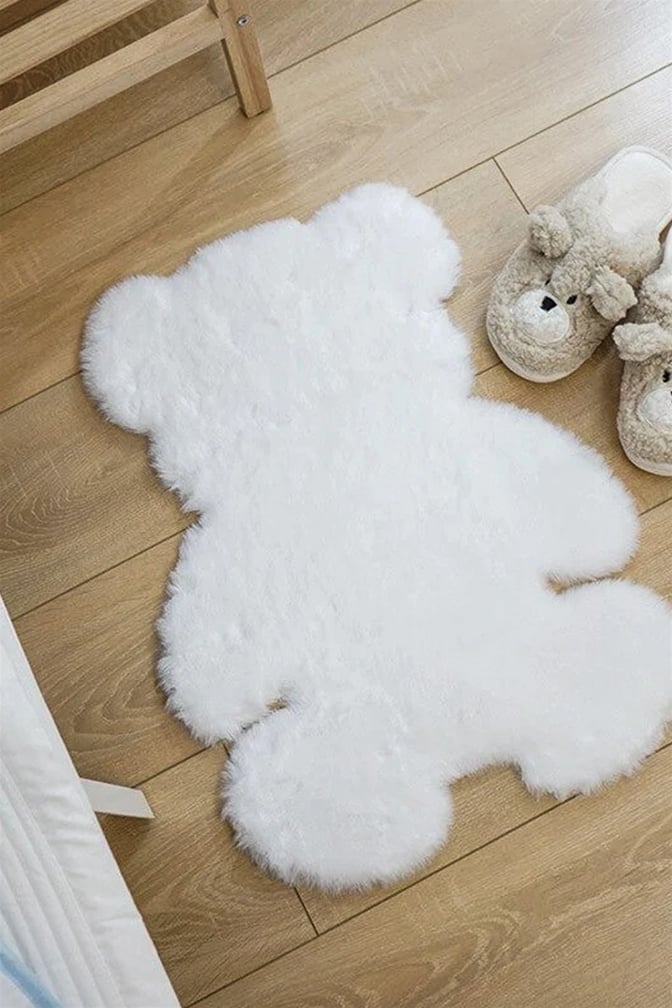 Dekorasyonda Doğru Halı Ölçüsü Beyaz Ayıcık Şekilli Peluş Halı